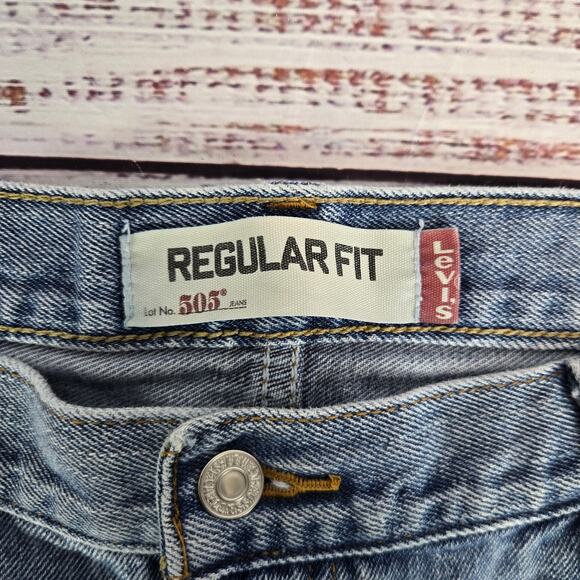 Levi's Men's 505 Jeans Size 40X28 Light Wash Regular Fit Rugged Gorpcore Outdoor - Picture 5 of 12